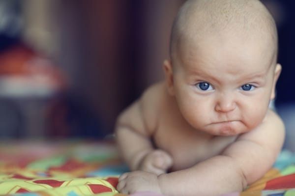 Почему ребенок дерется и что делать родителям