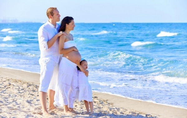 Можно ли беременным загорать: 8 простых правил