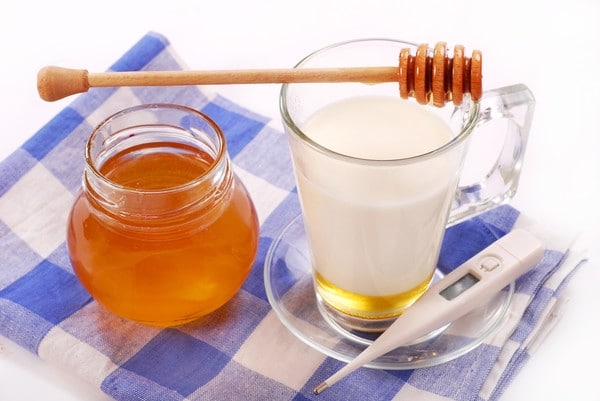 Как приготовить молоко с медом от кашля