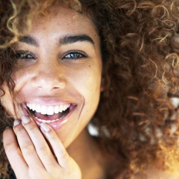 "Цвет настроения желтый": 6 причин, почему желтеют ваши зубы