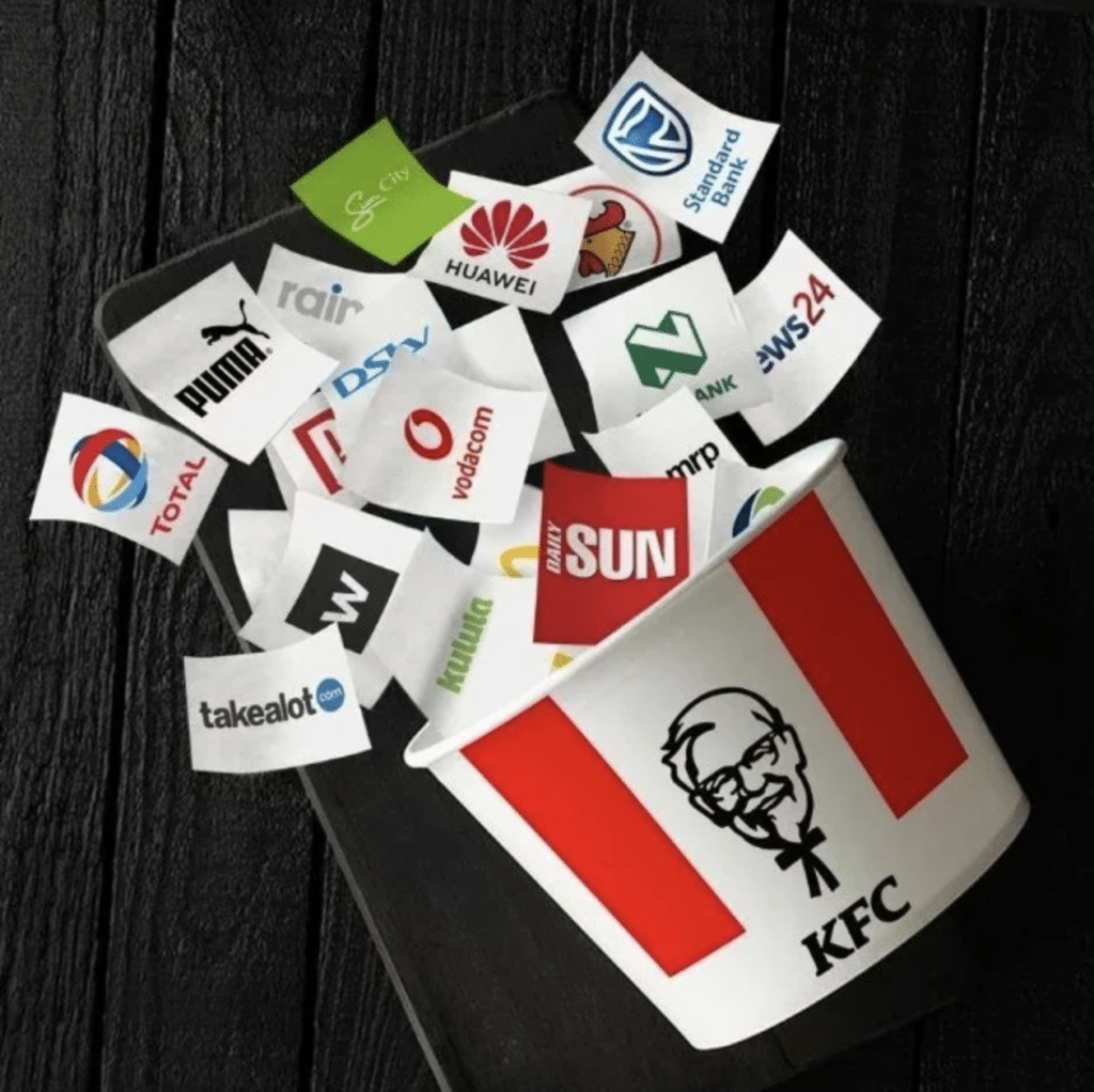 Парня высмеяли в СМИ за то, что он сделал девушке предложение в KFC. А KFC, Audi и Puma решили оплатить их свадьбу