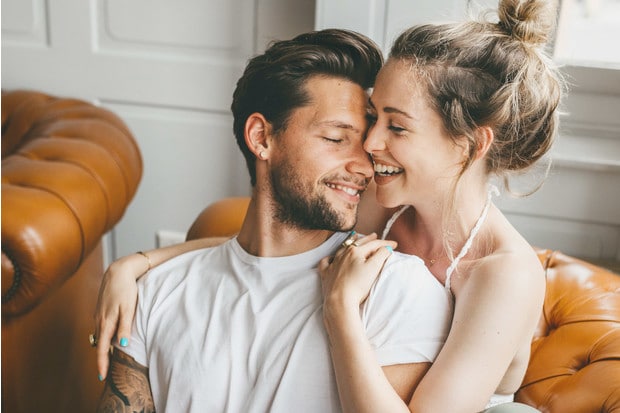 Возраст, в котором вы встретите любовь, согласно гороскопу