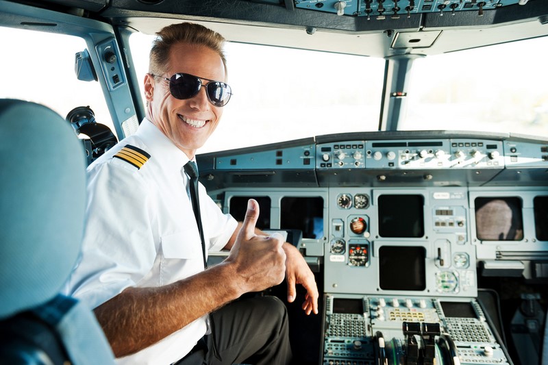 Почему пилотам нельзя носить бороду и другие ответы на вопросы о самолетах