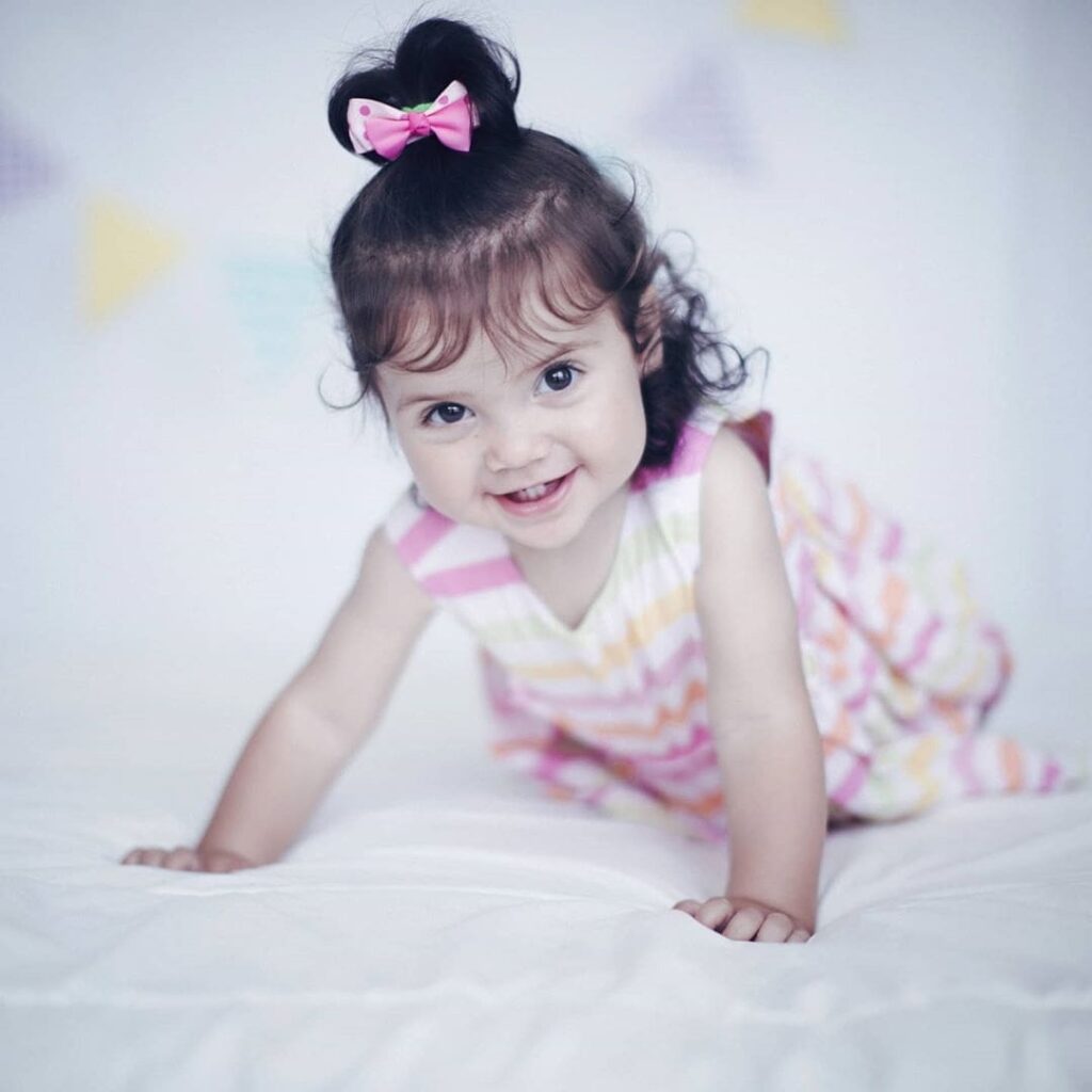 Израильский художник показал, как выглядит его дочка, которая после рождения тоже стала героиней его комиксов