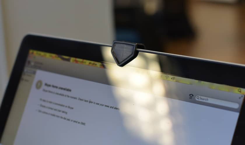 Почему Apple советует не заклеивать веб-камеры на MacBook