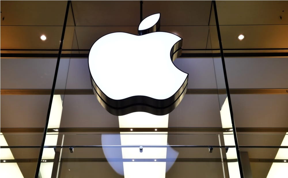 Apple стоит $2 трлн. Сколько вы могли заработать, если бы купили ее акции вместо MacBook или iPhone