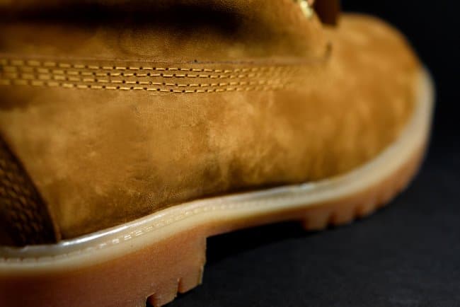 Как чистить нубук: пошаговая инструкция