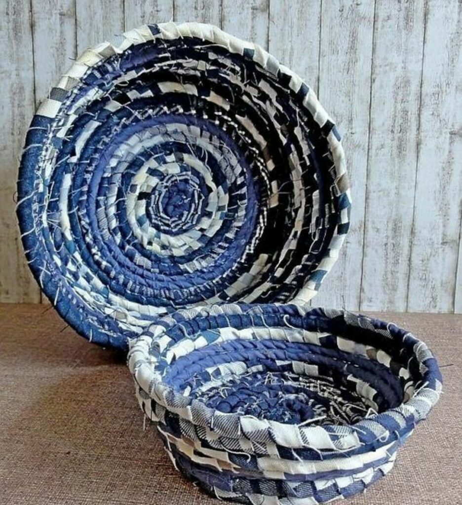 Как использовать старые джинсы: неожиданные идеи с фото