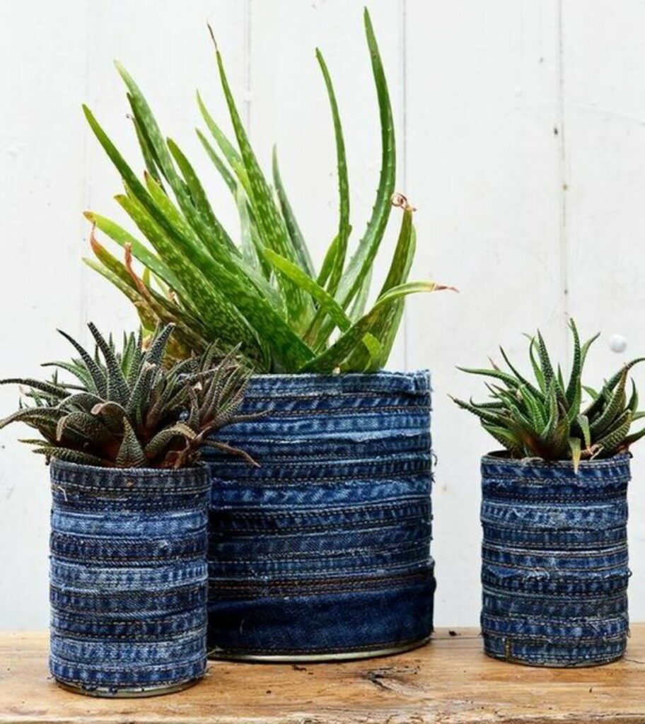 Как использовать старые джинсы: неожиданные идеи с фото