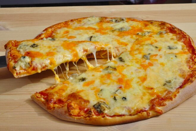 Рецепт итальянской пиццы «Четыре сыра»